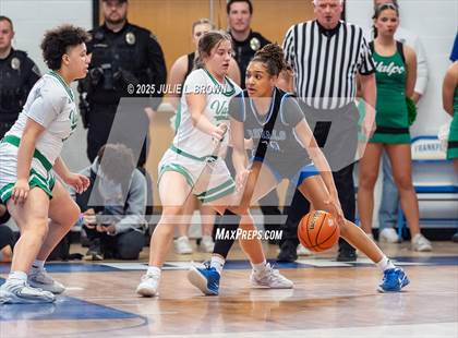 Thumbnail 1 in Hamilton Southeastern vs. Valparaiso (IHSAA 4A Frankfort Semi-State) photogallery.