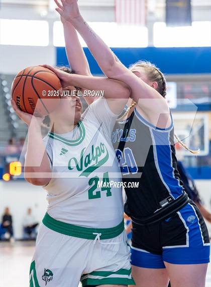 Thumbnail 2 in Hamilton Southeastern vs. Valparaiso (IHSAA 4A Frankfort Semi-State) photogallery.