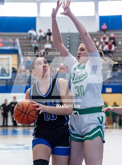 Thumbnail 2 in Hamilton Southeastern vs. Valparaiso (IHSAA 4A Frankfort Semi-State) photogallery.