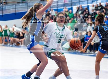 Thumbnail 3 in Hamilton Southeastern vs. Valparaiso (IHSAA 4A Frankfort Semi-State) photogallery.