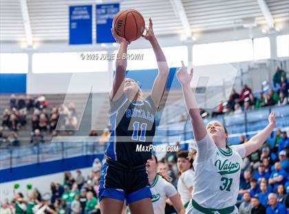 Thumbnail 2 in Hamilton Southeastern vs. Valparaiso (IHSAA 4A Frankfort Semi-State) photogallery.