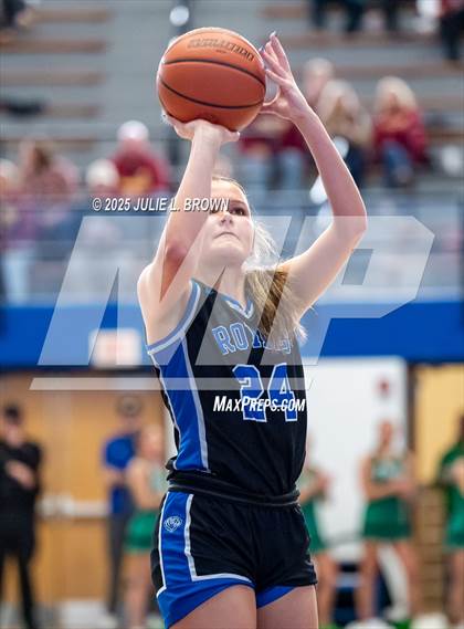 Thumbnail 2 in Hamilton Southeastern vs. Valparaiso (IHSAA 4A Frankfort Semi-State) photogallery.