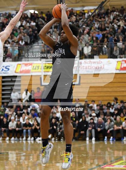 Thumbnail 1 in Sierra Canyon vs. Jesuit (Les Schwab Invitational) photogallery.