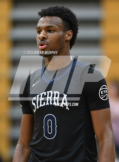 Thumbnail 1 in Sierra Canyon vs. Jesuit (Les Schwab Invitational) photogallery.