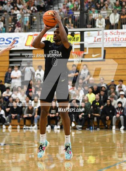 Thumbnail 1 in Sierra Canyon vs. Jesuit (Les Schwab Invitational) photogallery.