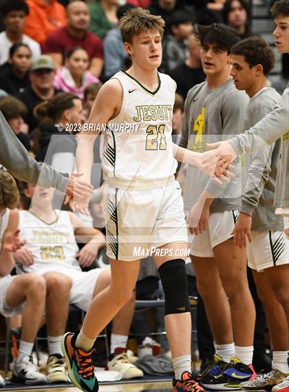 Thumbnail 3 in Sierra Canyon vs. Jesuit (Les Schwab Invitational) photogallery.