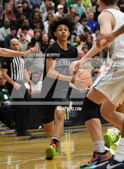 Thumbnail 2 in Sierra Canyon vs. Jesuit (Les Schwab Invitational) photogallery.