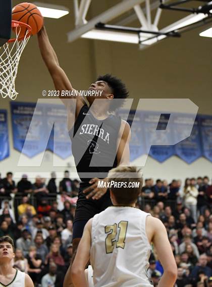 Thumbnail 1 in Sierra Canyon vs. Jesuit (Les Schwab Invitational) photogallery.