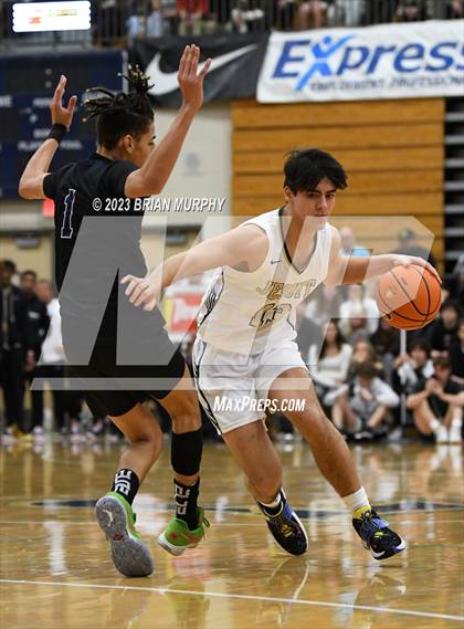 Thumbnail 1 in Sierra Canyon vs. Jesuit (Les Schwab Invitational) photogallery.