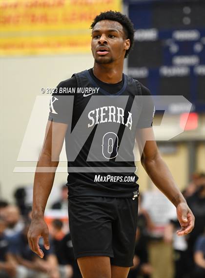 Thumbnail 1 in Sierra Canyon vs. Jesuit (Les Schwab Invitational) photogallery.