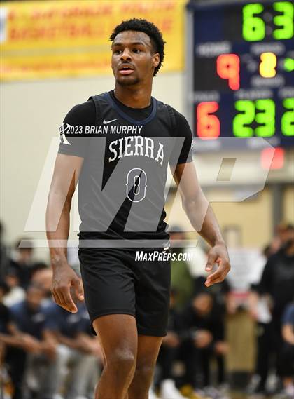Thumbnail 2 in Sierra Canyon vs. Jesuit (Les Schwab Invitational) photogallery.