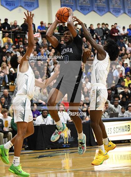 Thumbnail 1 in Sierra Canyon vs. Jesuit (Les Schwab Invitational) photogallery.