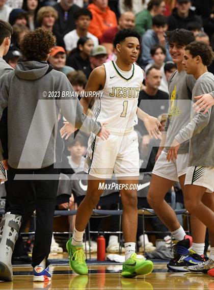 Thumbnail 2 in Sierra Canyon vs. Jesuit (Les Schwab Invitational) photogallery.