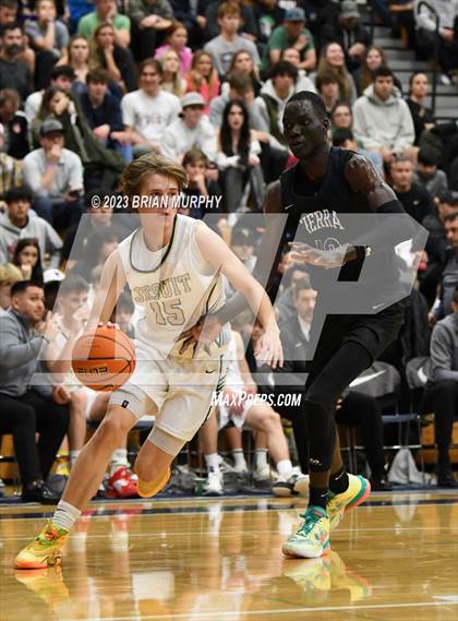 Thumbnail 2 in Sierra Canyon vs. Jesuit (Les Schwab Invitational) photogallery.