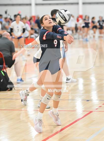 Thumbnail 2 in Notre Dame Prep vs. Centennial (Nike TOC Southwest) photogallery.