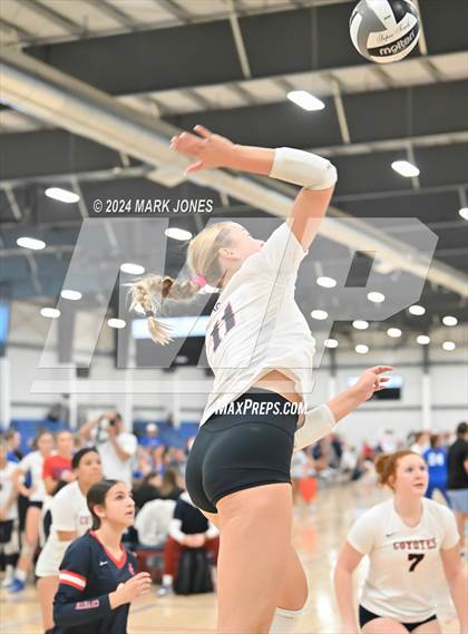 Thumbnail 3 in Notre Dame Prep vs. Centennial (Nike TOC Southwest) photogallery.