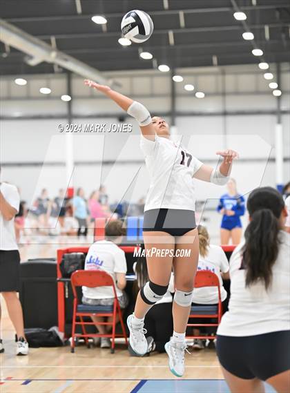 Thumbnail 3 in Notre Dame Prep vs. Centennial (Nike TOC Southwest) photogallery.
