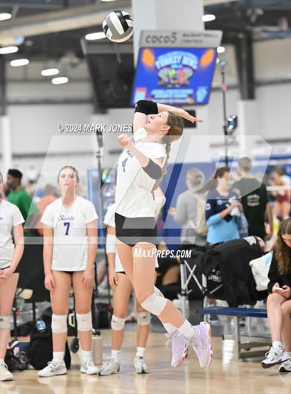 Thumbnail 1 in Notre Dame Prep vs. Centennial (Nike TOC Southwest) photogallery.