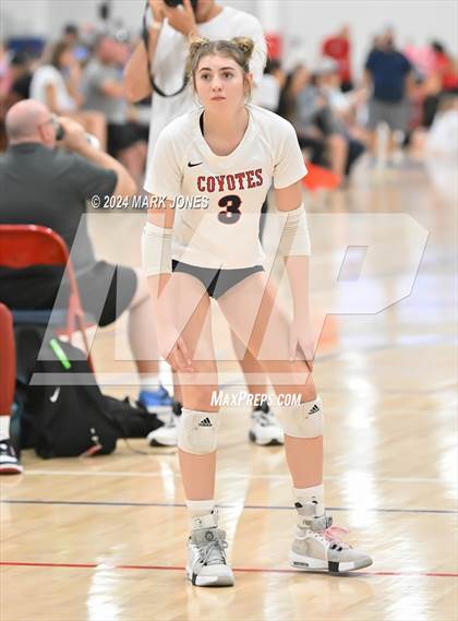 Thumbnail 3 in Notre Dame Prep vs. Centennial (Nike TOC Southwest) photogallery.