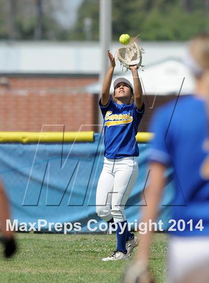 Thumbnail 2 in Orange Lutheran @ Fountain Valley (Game 2) photogallery.