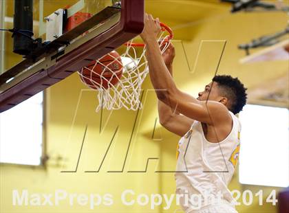 Thumbnail 2 in La Lumiere vs. Huntington St. Joseph Prep (Dick's Sporting Goods National Tournament) photogallery.