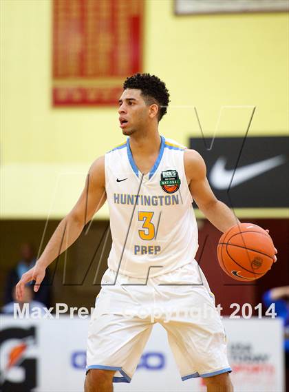 Thumbnail 3 in La Lumiere vs. Huntington St. Joseph Prep (Dick's Sporting Goods National Tournament) photogallery.