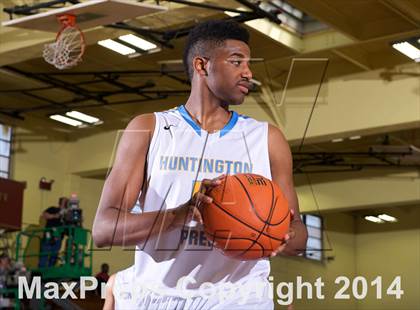Thumbnail 2 in La Lumiere vs. Huntington St. Joseph Prep (Dick's Sporting Goods National Tournament) photogallery.
