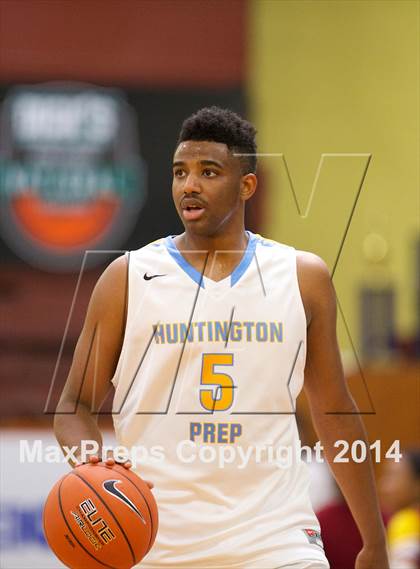 Thumbnail 3 in La Lumiere vs. Huntington St. Joseph Prep (Dick's Sporting Goods National Tournament) photogallery.