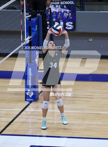 Thumbnail 2 in Plano West vs. Arlington (UIL 6A D2 Area Playoff) photogallery.