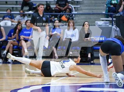 Thumbnail 2 in Plano West vs. Arlington (UIL 6A D2 Area Playoff) photogallery.