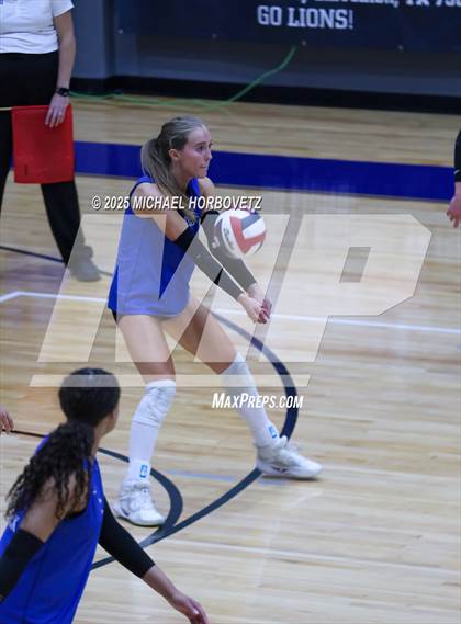 Thumbnail 3 in Plano West vs. Arlington (UIL 6A D2 Area Playoff) photogallery.