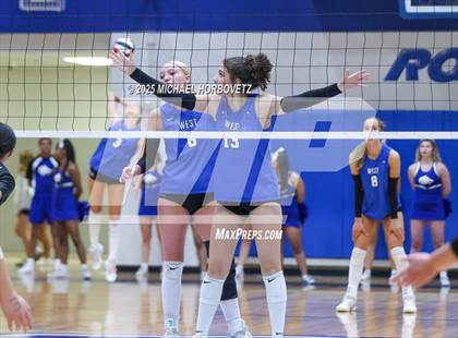 Thumbnail 3 in Plano West vs. Arlington (UIL 6A D2 Area Playoff) photogallery.