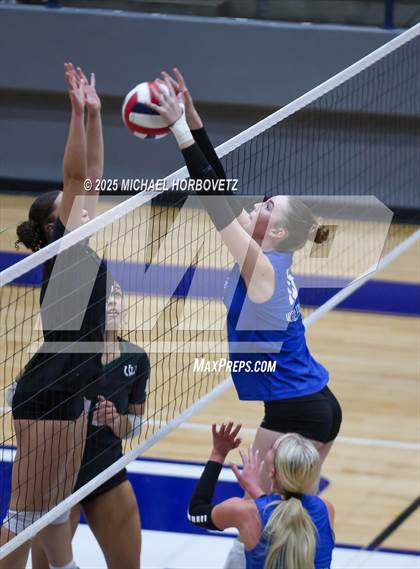 Thumbnail 1 in Plano West vs. Arlington (UIL 6A D2 Area Playoff) photogallery.