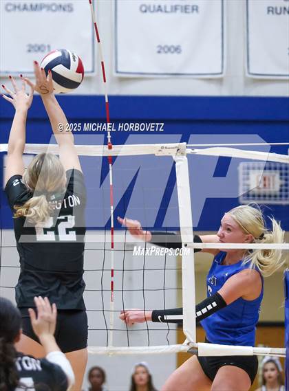Thumbnail 3 in Plano West vs. Arlington (UIL 6A D2 Area Playoff) photogallery.