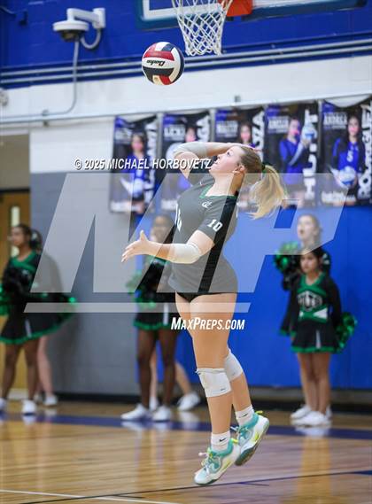 Thumbnail 2 in Plano West vs. Arlington (UIL 6A D2 Area Playoff) photogallery.