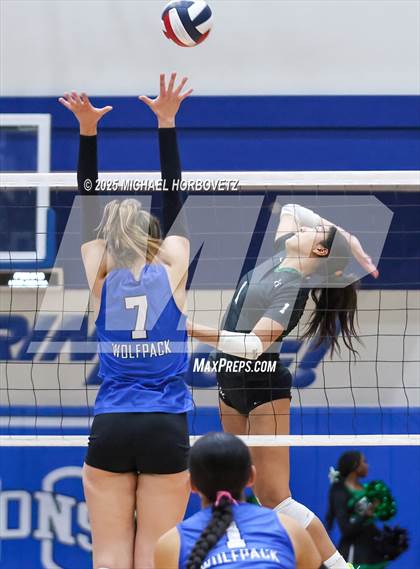 Thumbnail 3 in Plano West vs. Arlington (UIL 6A D2 Area Playoff) photogallery.