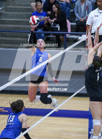 Thumbnail 2 in Plano West vs. Arlington (UIL 6A D2 Area Playoff) photogallery.