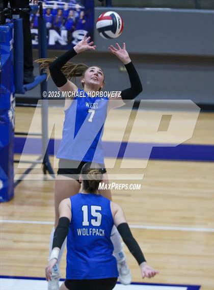 Thumbnail 2 in Plano West vs. Arlington (UIL 6A D2 Area Playoff) photogallery.