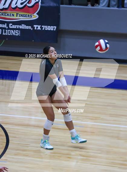 Thumbnail 3 in Plano West vs. Arlington (UIL 6A D2 Area Playoff) photogallery.