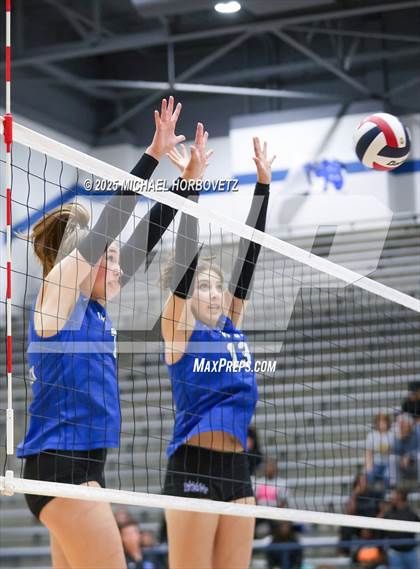 Thumbnail 3 in Plano West vs. Arlington (UIL 6A D2 Area Playoff) photogallery.