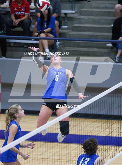 Thumbnail 3 in Plano West vs. Arlington (UIL 6A D2 Area Playoff) photogallery.