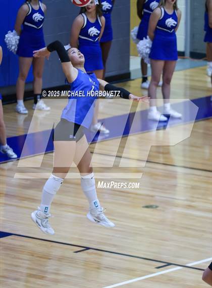 Thumbnail 2 in Plano West vs. Arlington (UIL 6A D2 Area Playoff) photogallery.