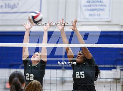 Thumbnail 2 in Plano West vs. Arlington (UIL 6A D2 Area Playoff) photogallery.