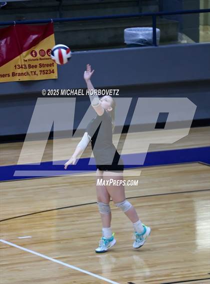 Thumbnail 2 in Plano West vs. Arlington (UIL 6A D2 Area Playoff) photogallery.