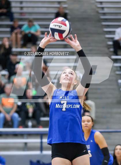 Thumbnail 3 in Plano West vs. Arlington (UIL 6A D2 Area Playoff) photogallery.