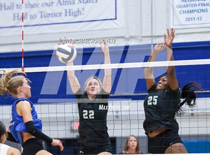 Thumbnail 2 in Plano West vs. Arlington (UIL 6A D2 Area Playoff) photogallery.