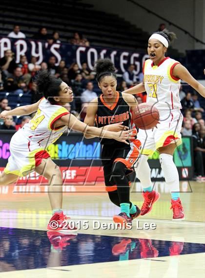 Thumbnail 3 in Berkeley vs Pittsburg (CIF NCS D1 Final) photogallery.