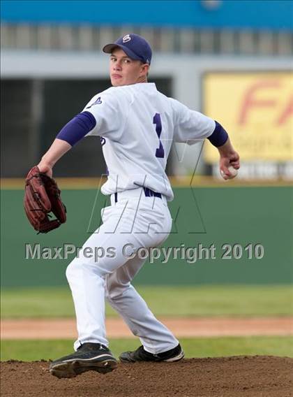 Thumbnail 2 in Stillwater vs. Cretin-Derham Hall (Section 4AAA Championship) photogallery.