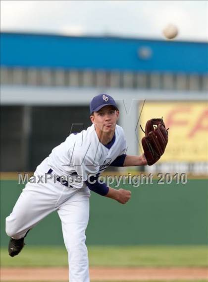 Thumbnail 1 in Stillwater vs. Cretin-Derham Hall (Section 4AAA Championship) photogallery.