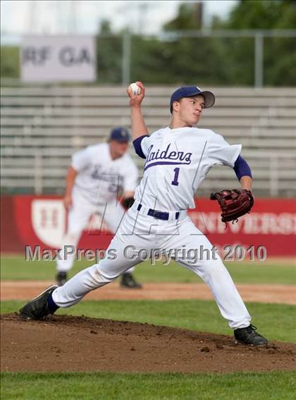 Thumbnail 2 in Stillwater vs. Cretin-Derham Hall (Section 4AAA Championship) photogallery.